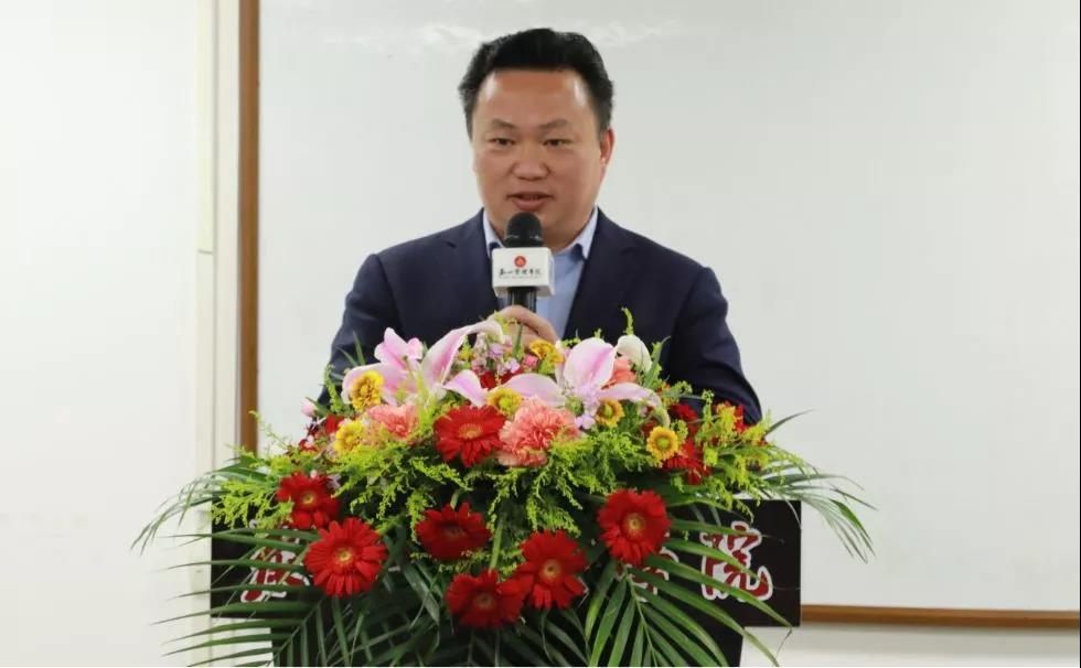 MBA1002班 沃尔富斯集团 董事长 吴景春